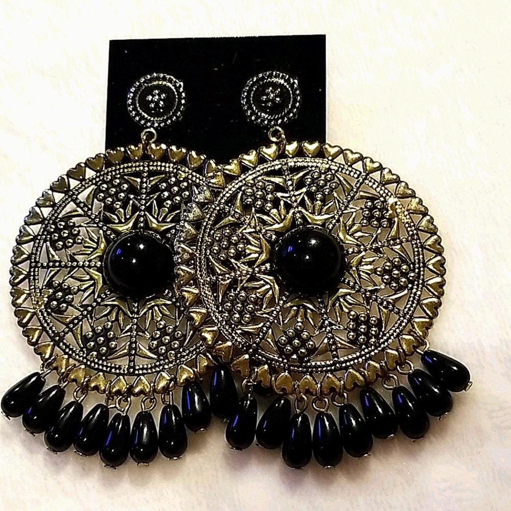 Woman's fashion dangling earringd - Picture 1 of 4